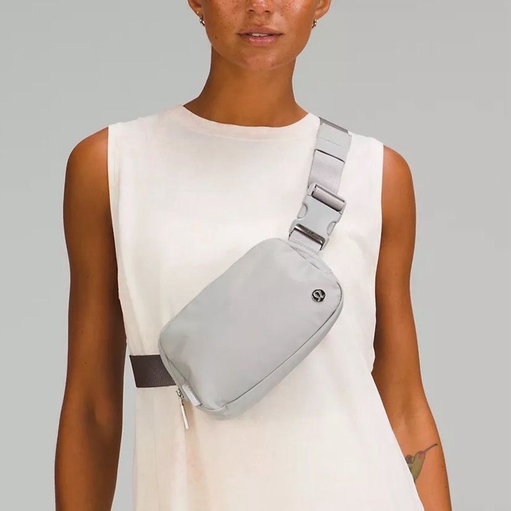 ⦿Lululemon Everywhere Belt Bag⦿